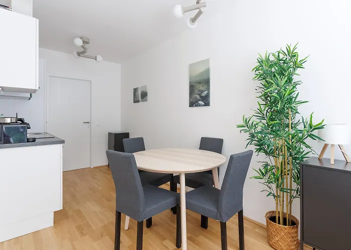 Modern Stylish With Free Parking Apartament *