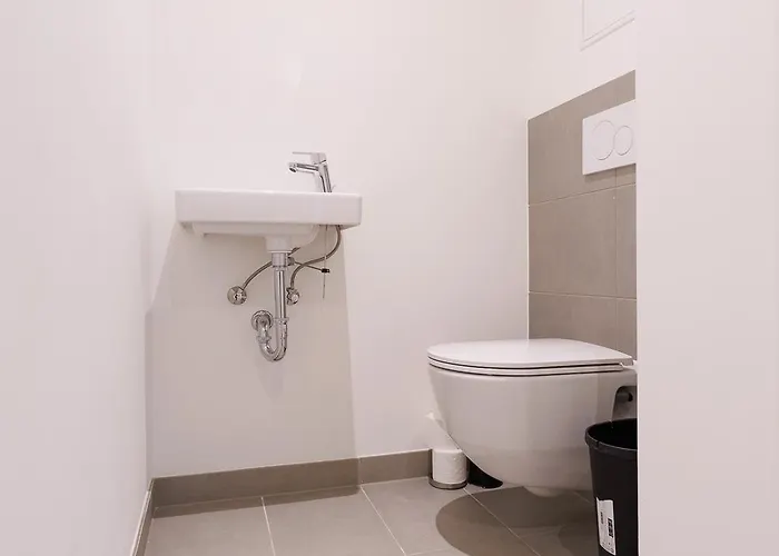 Modern Stylish With Free Parking *