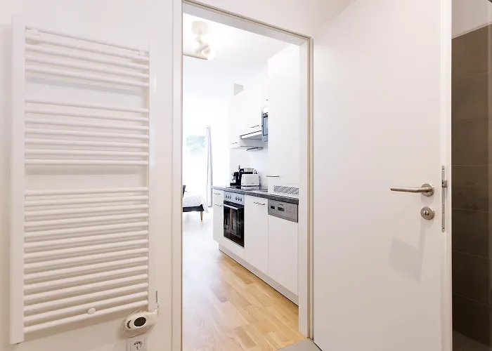 Modern Stylish With Free Parking Apartament