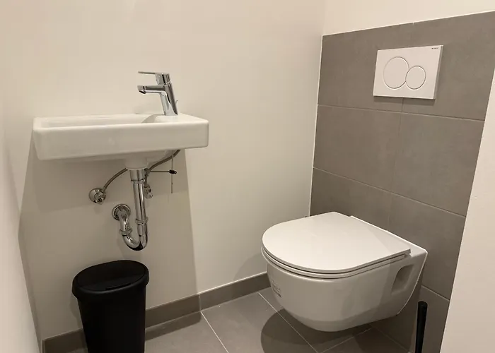 Modern Stylish With Free Parking Apartament