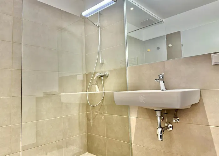 Modern Stylish With Free Parking Apartament *