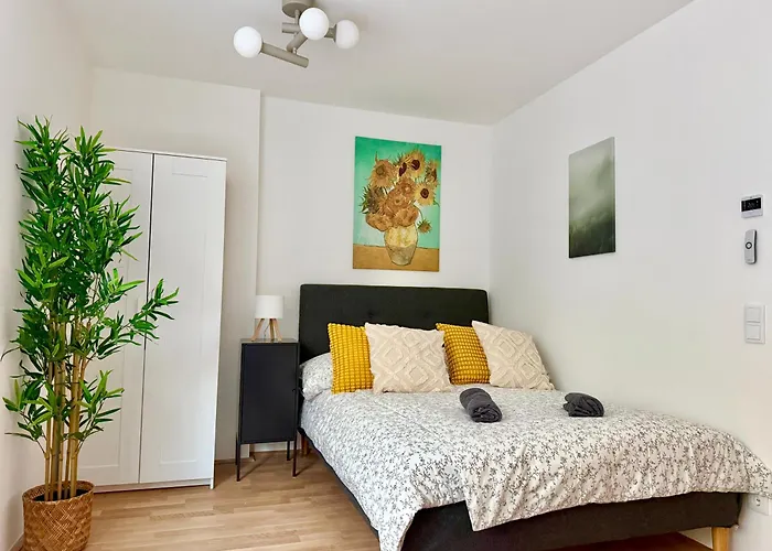 Modern Stylish With Free Parking *