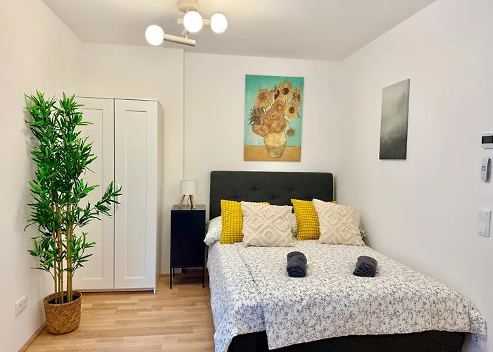 Modern Stylish With Free Parking Apartament